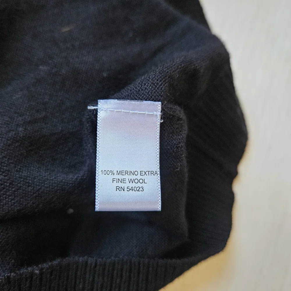Banana Republic 100% Merino Extra Fine Wool Men's L